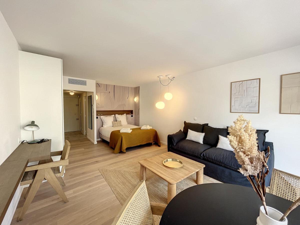 Gray D'Albion Apartment Кан Екстериор снимка